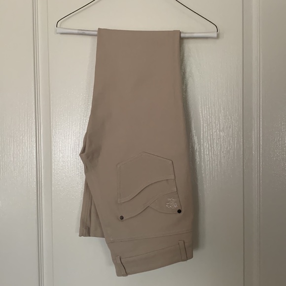 Anne Fontaine Elliot Straight Leg Khaki Jeans - Picture 4 of 10